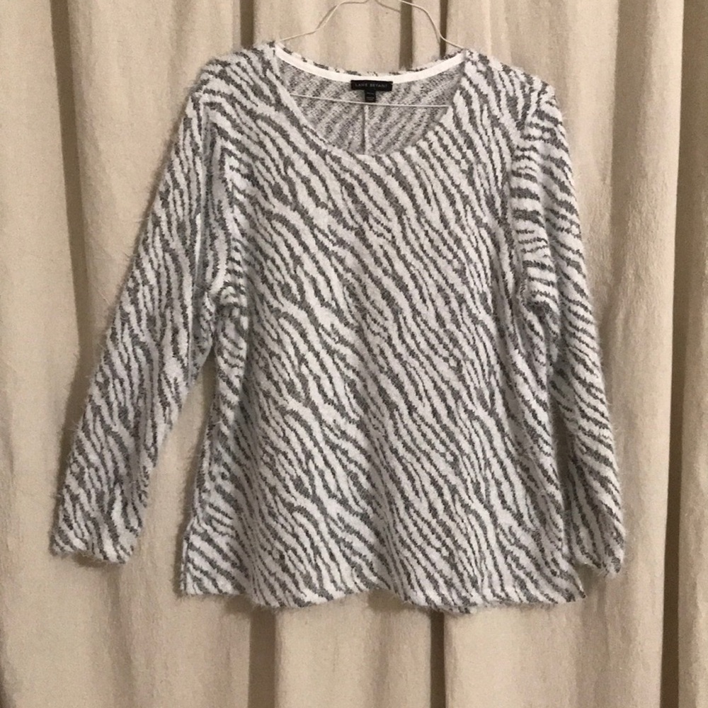 Like new condition. Zebra print sweater from Lane Bryant